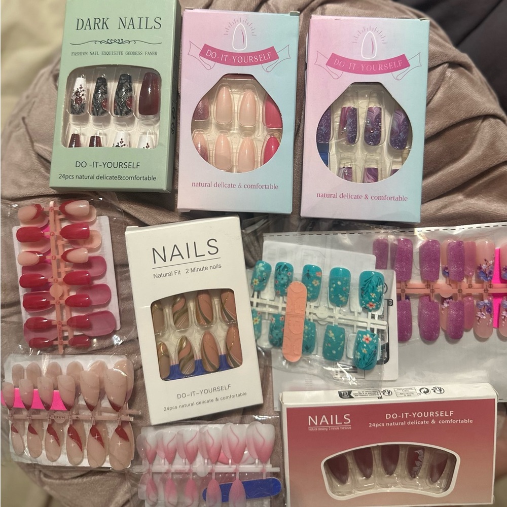 Assorted Do-It-Yourself Press-On Nail Sets - Mixed Colors